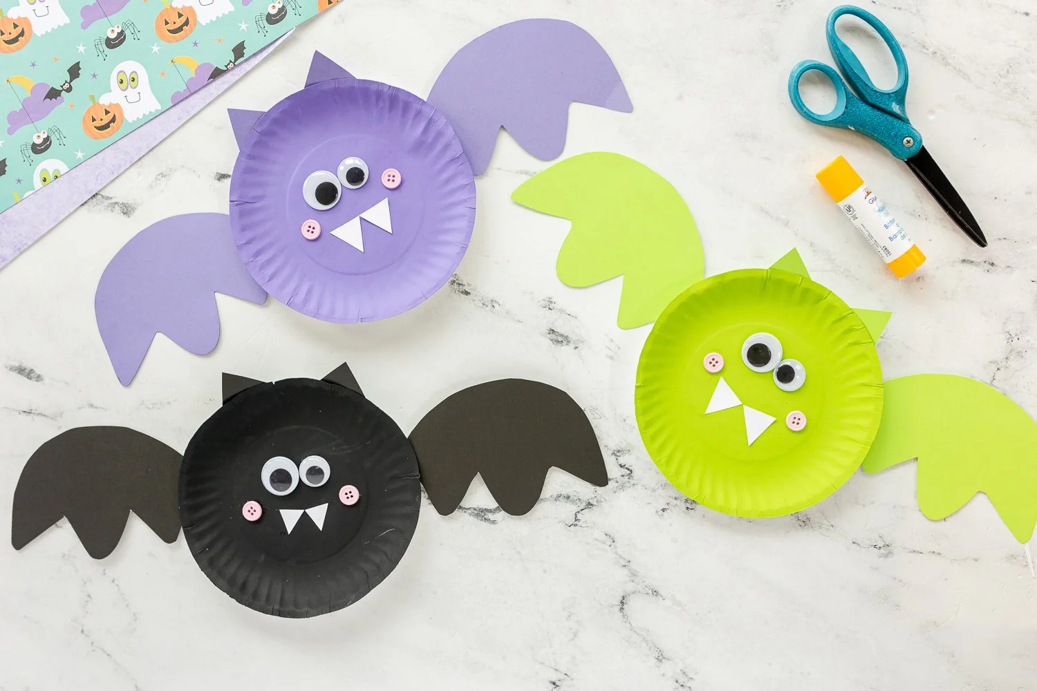 DIY Paper Plate Bat craft for kids' Halloween decorations