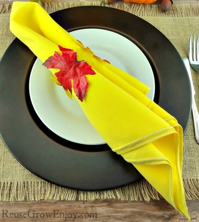 DIY Plastic Bottle Leaf Napkin Ring - With Video