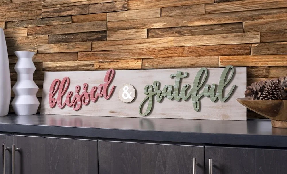 Farmhouse Thanksgiving Sign with Rustic Style - DIY Candy