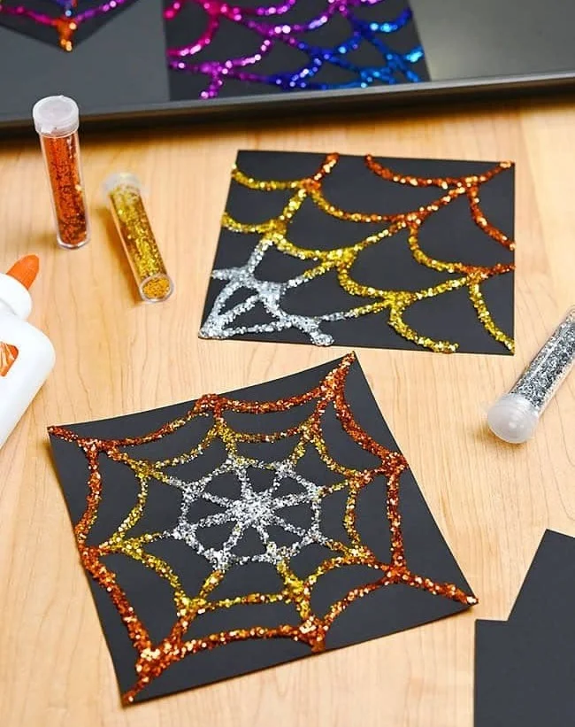 Glitter Spider Web | Fun Spider Web Glitter Craft | DIY with Kids, Halloween Crafts for Preschool, October Crafts